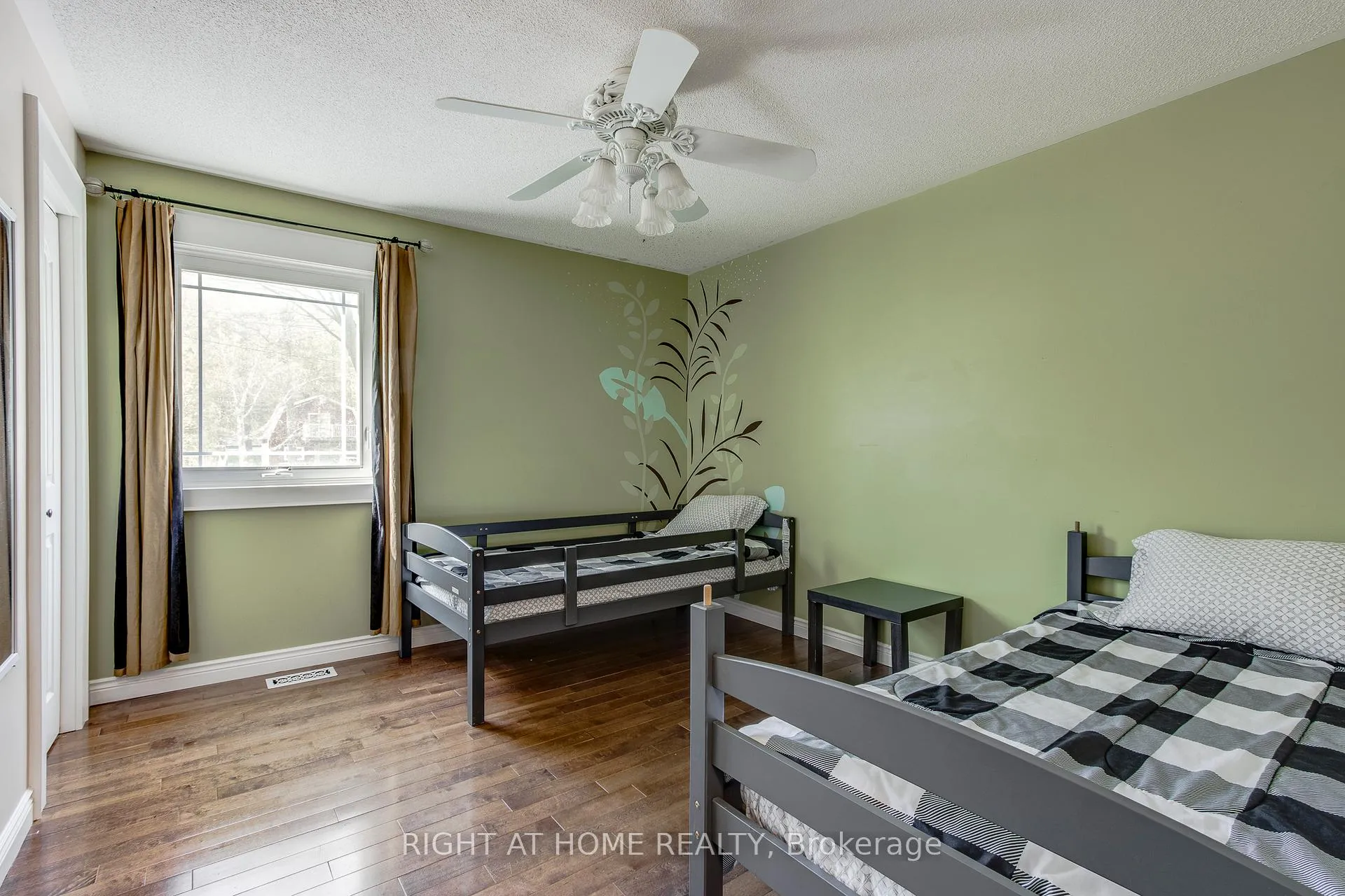 Photo 12 of 119 Timcourt Drive, Tiny, Rural Tiny — HOMEH