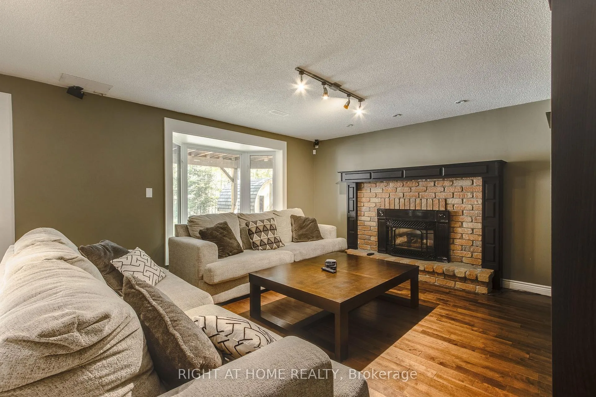 Photo 15 of 119 Timcourt Drive, Tiny, Rural Tiny — HOMEH