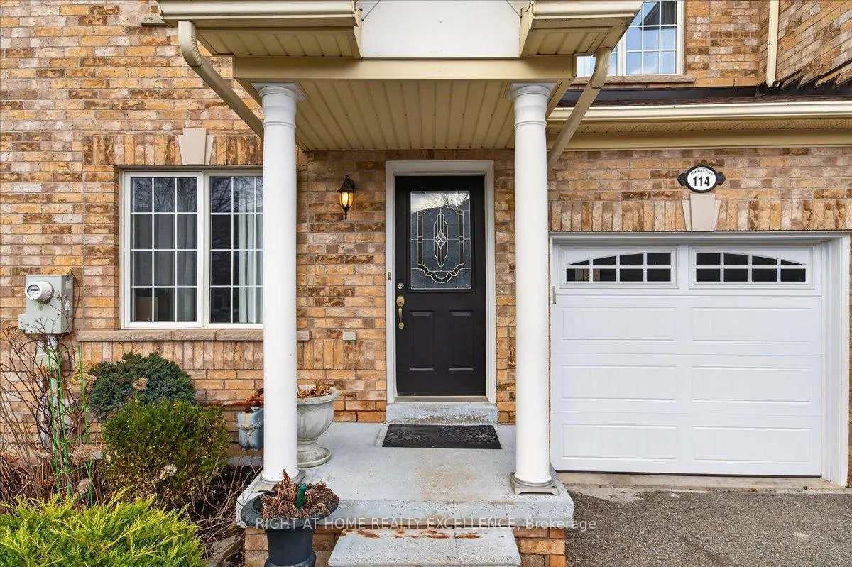 Photo 3 of 114 Tianalee Crescent, Brampton, Fletcher's Meadow — HOMEH