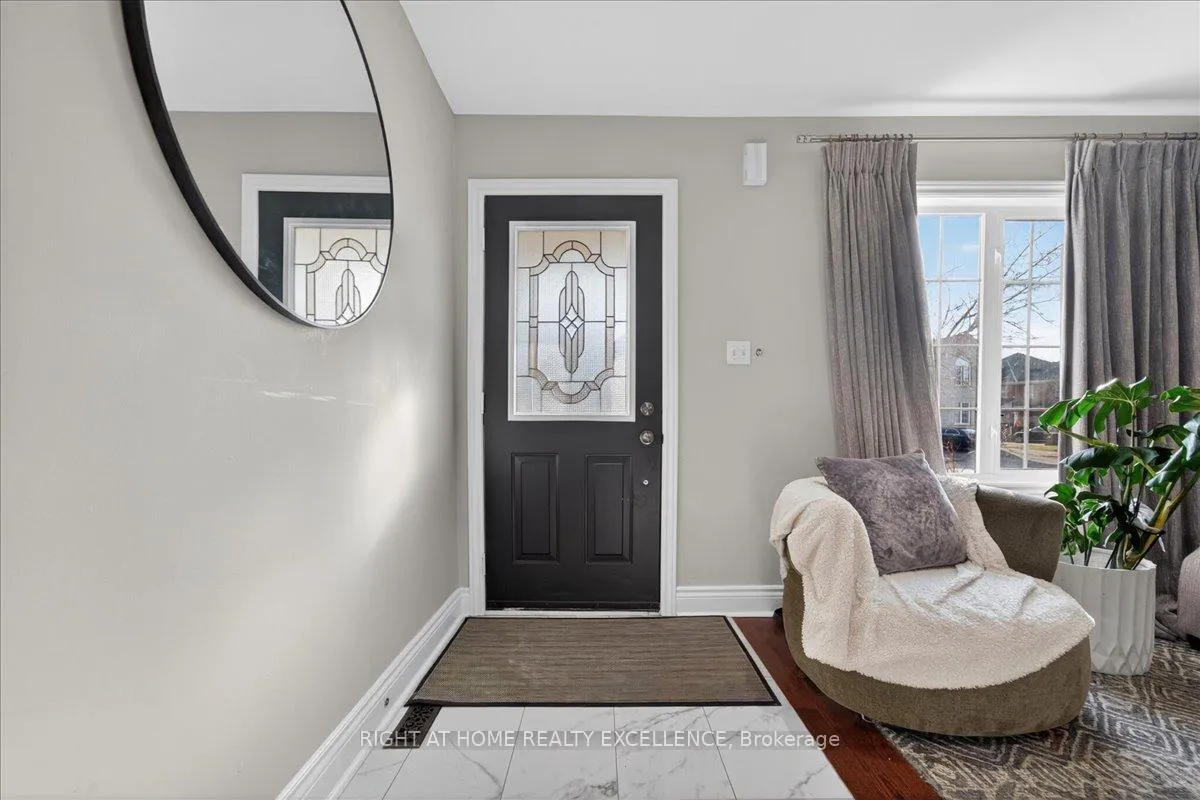 Photo 4 of 114 Tianalee Crescent, Brampton, Fletcher's Meadow — HOMEH