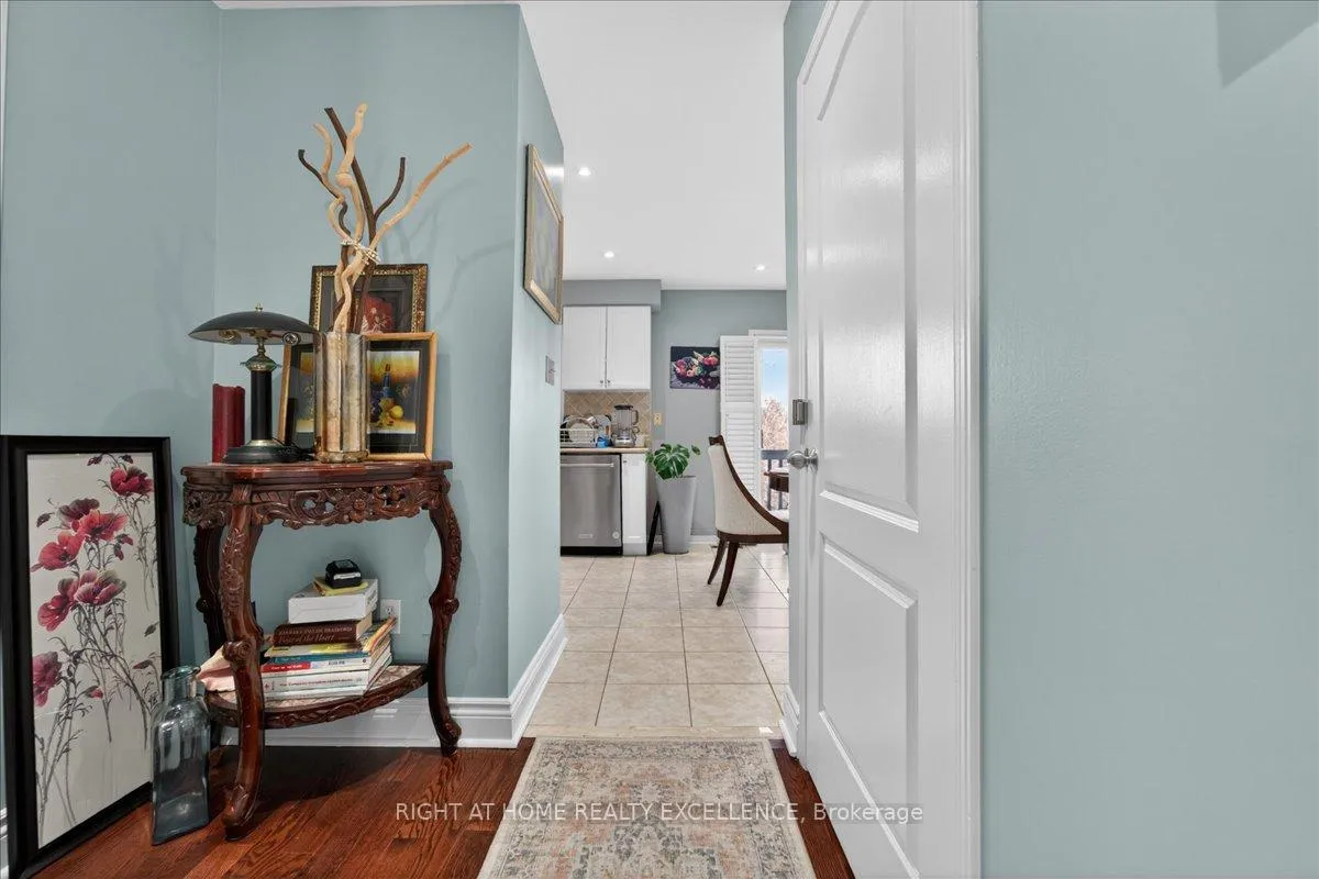Photo 12 of 114 Tianalee Crescent, Brampton, Fletcher's Meadow — HOMEH