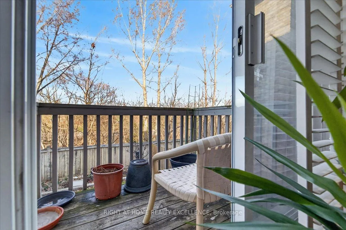 Photo 21 of 114 Tianalee Crescent, Brampton, Fletcher's Meadow — HOMEH