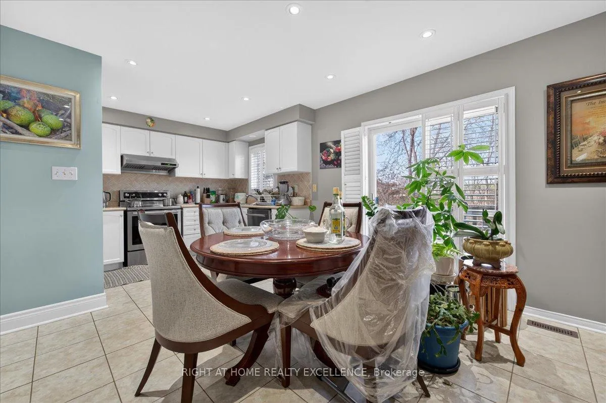 Photo 22 of 114 Tianalee Crescent, Brampton, Fletcher's Meadow — HOMEH