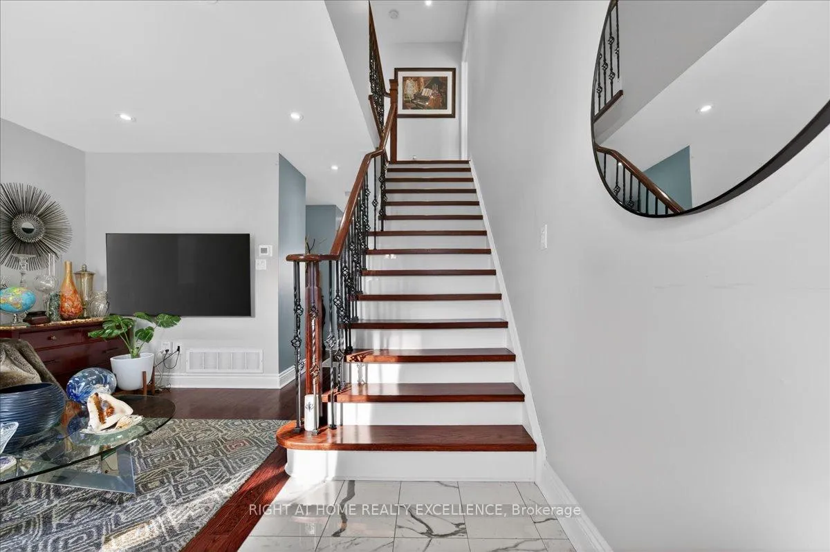 Photo 25 of 114 Tianalee Crescent, Brampton, Fletcher's Meadow — HOMEH