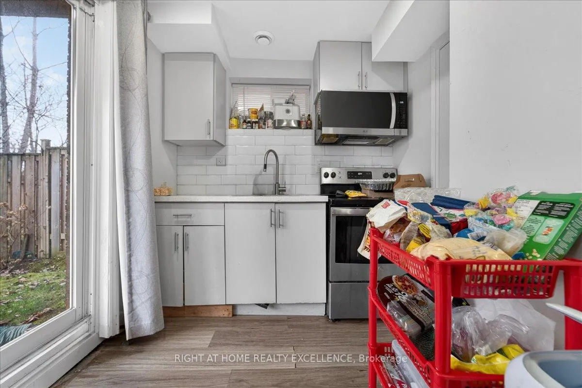 Photo 40 of 114 Tianalee Crescent, Brampton, Fletcher's Meadow — HOMEH