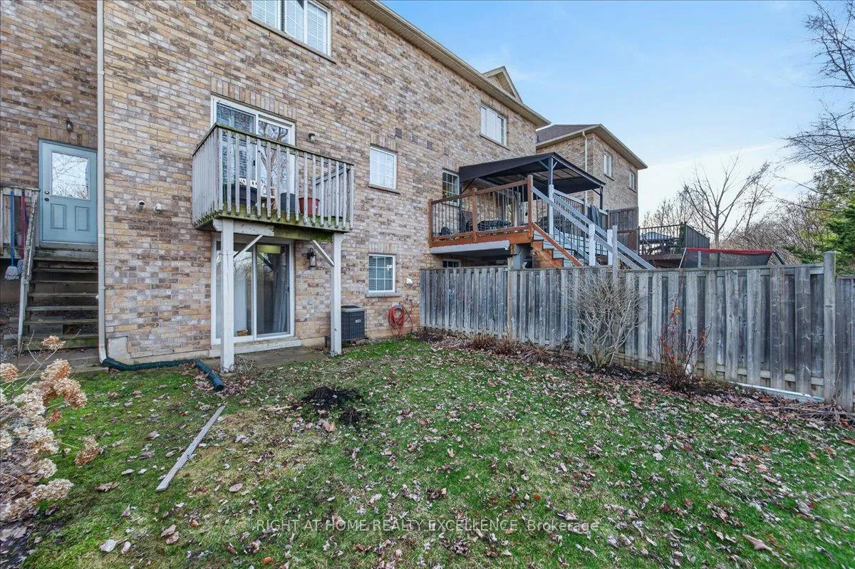 Photo 45 of 114 Tianalee Crescent, Brampton, Fletcher's Meadow — HOMEH