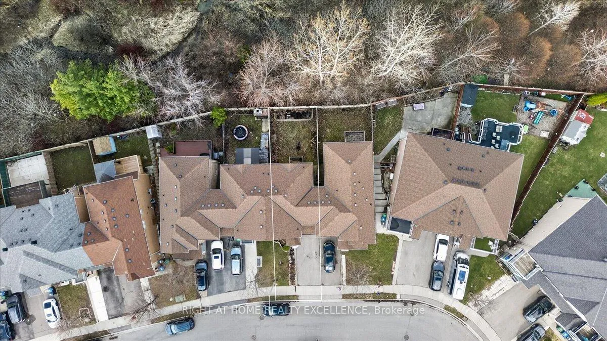 Photo 48 of 114 Tianalee Crescent, Brampton, Fletcher's Meadow — HOMEH