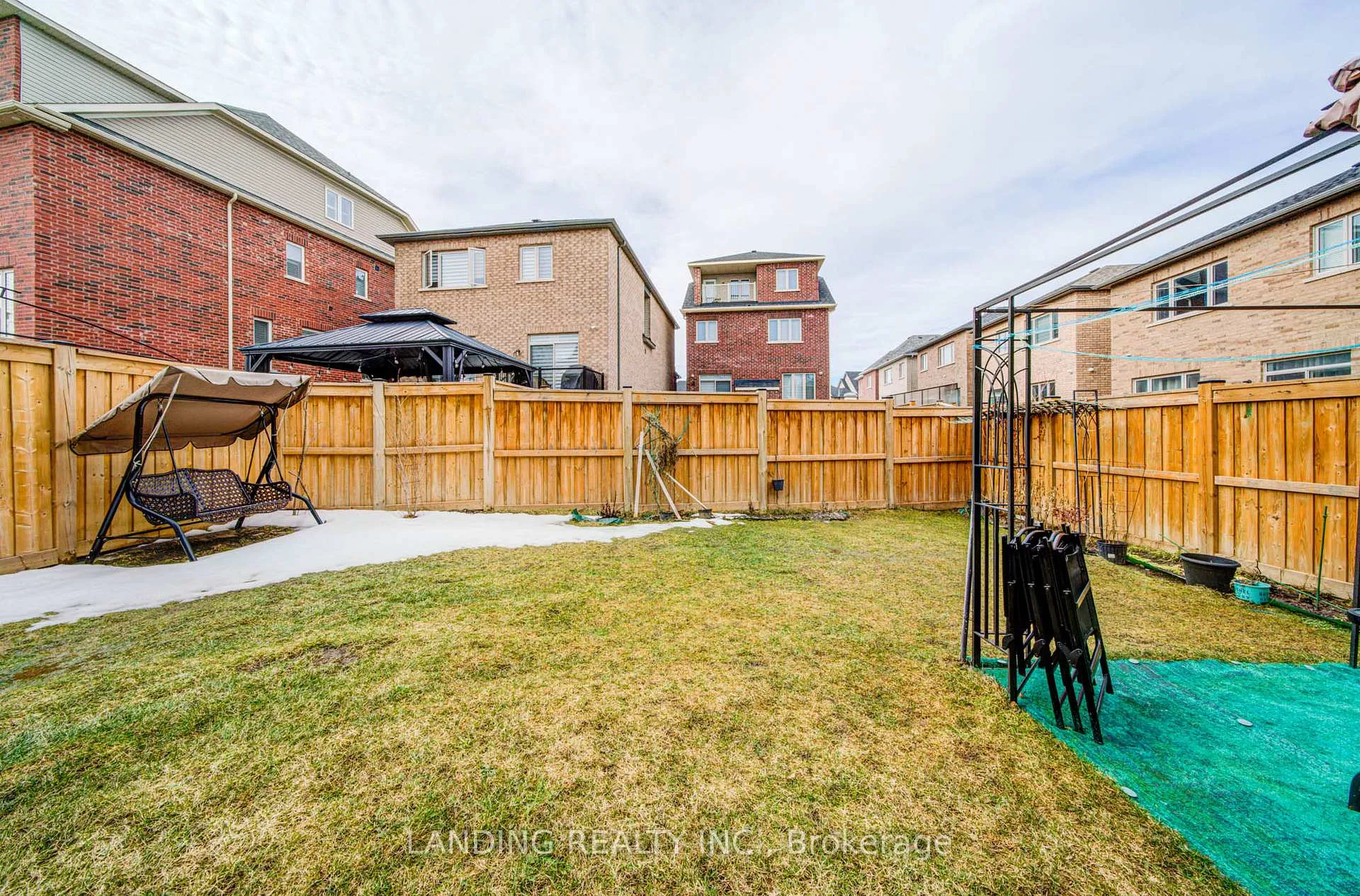 Photo 48 of 2084 Duberry Drive, Pickering, Brock Ridge — HOMEH