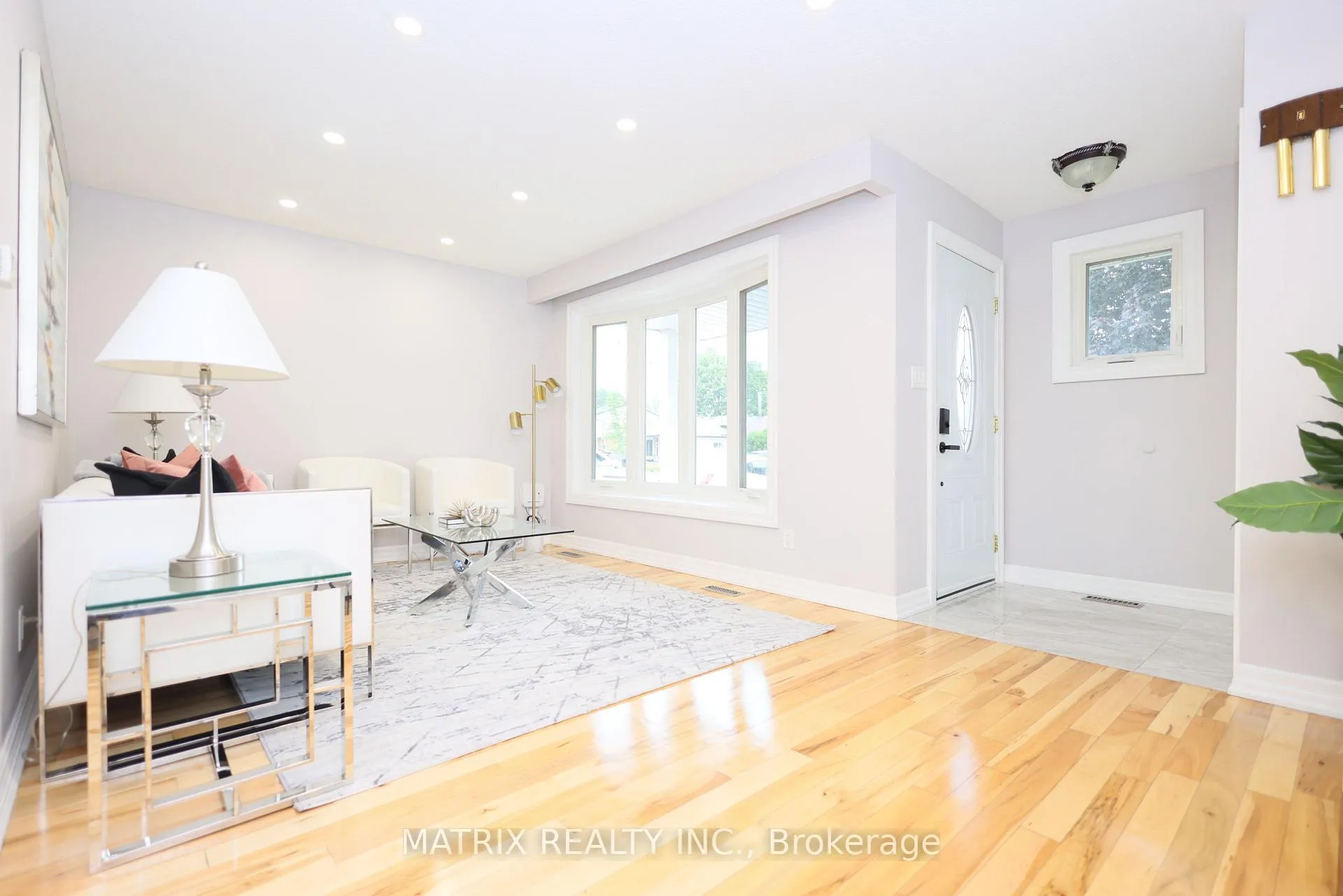 Photo 5 of 517 Grenfell Street, Oshawa, Vanier — HOMEH