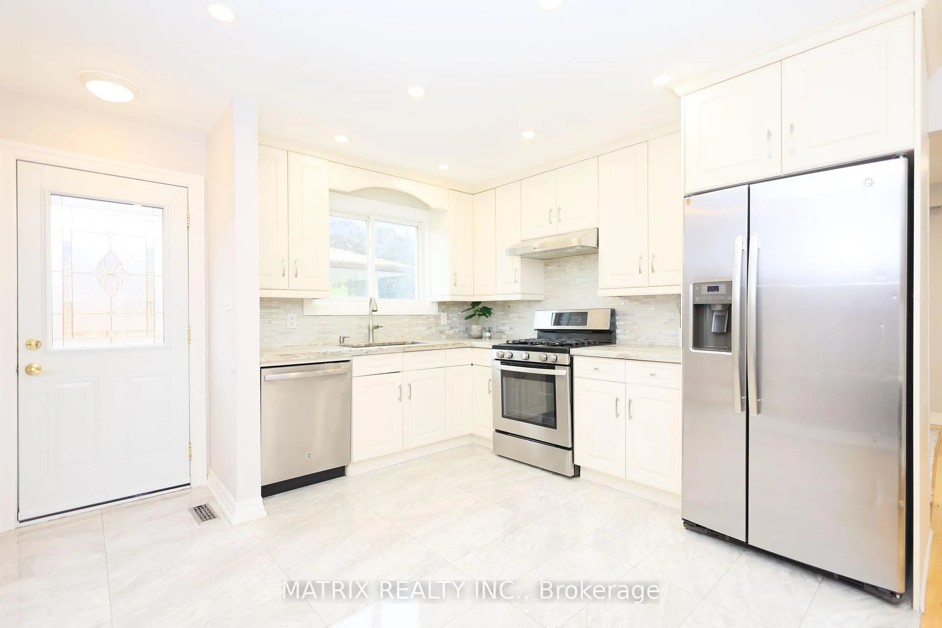 Photo 8 of 517 Grenfell Street, Oshawa, Vanier — HOMEH