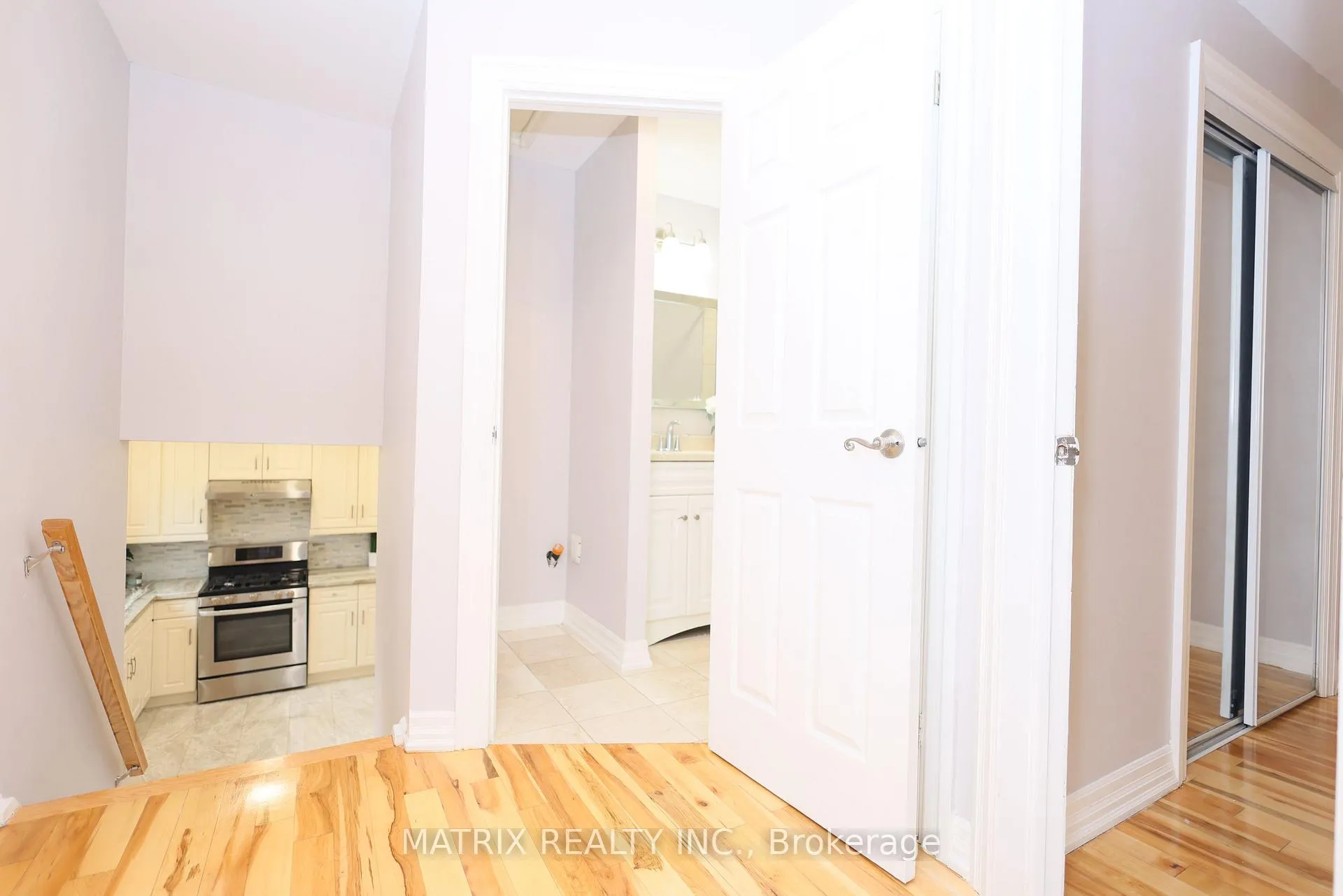 Photo 10 of 517 Grenfell Street, Oshawa, Vanier — HOMEH