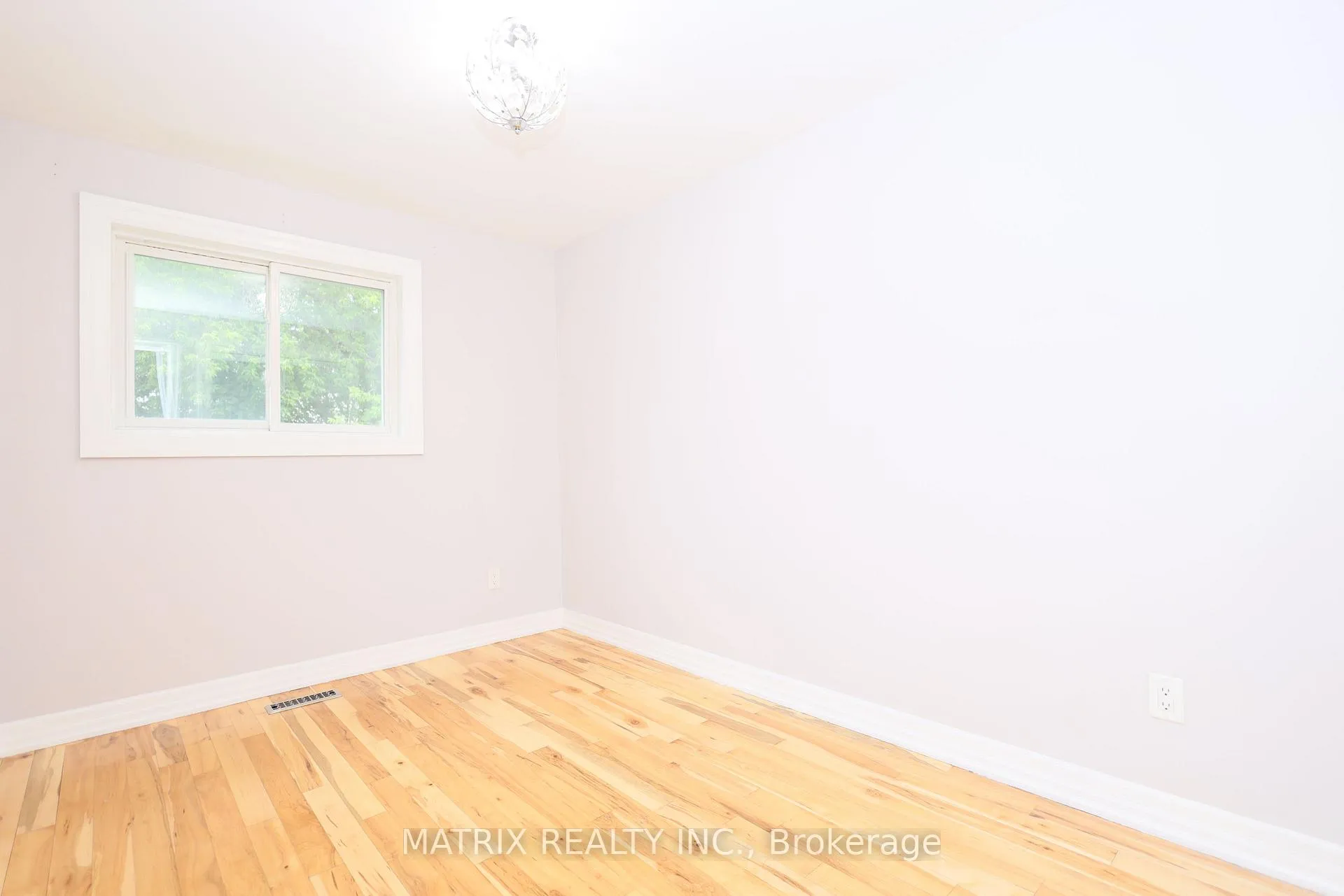 Photo 15 of 517 Grenfell Street, Oshawa, Vanier — HOMEH