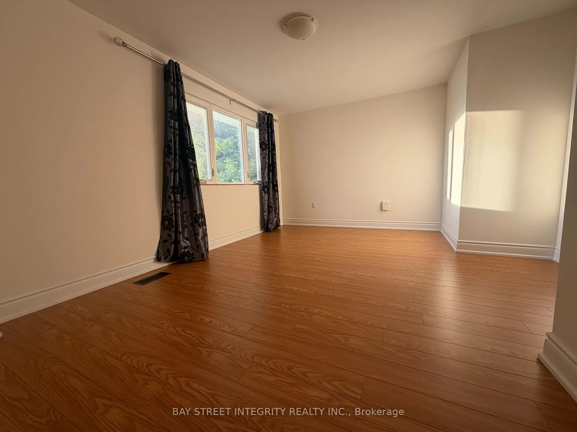 Photo 9 of 26 Morpeth Road, Brampton, Brampton East — HOMEH