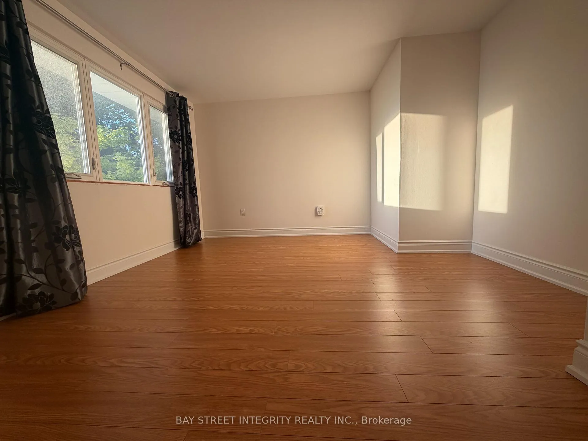 Photo 10 of 26 Morpeth Road, Brampton, Brampton East — HOMEH