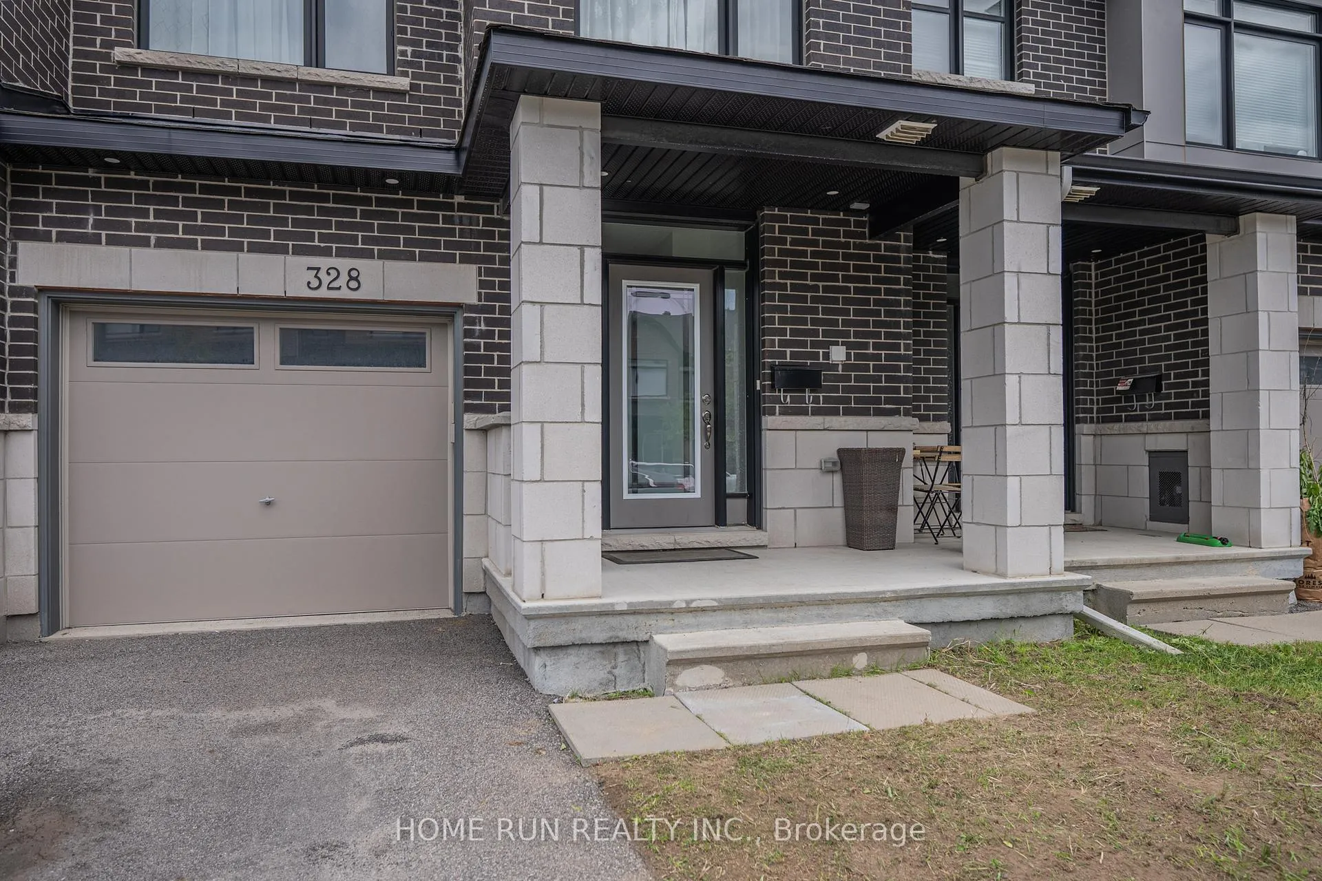 Photo 2 of 328 Ibanez Walk, Ottawa, Leitrim — HOMEH