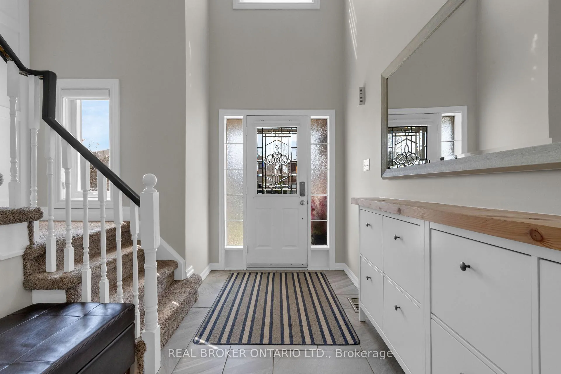 Photo 3 of 67 Birchwood Drive, Barrie, East Bayfield — HOMEH