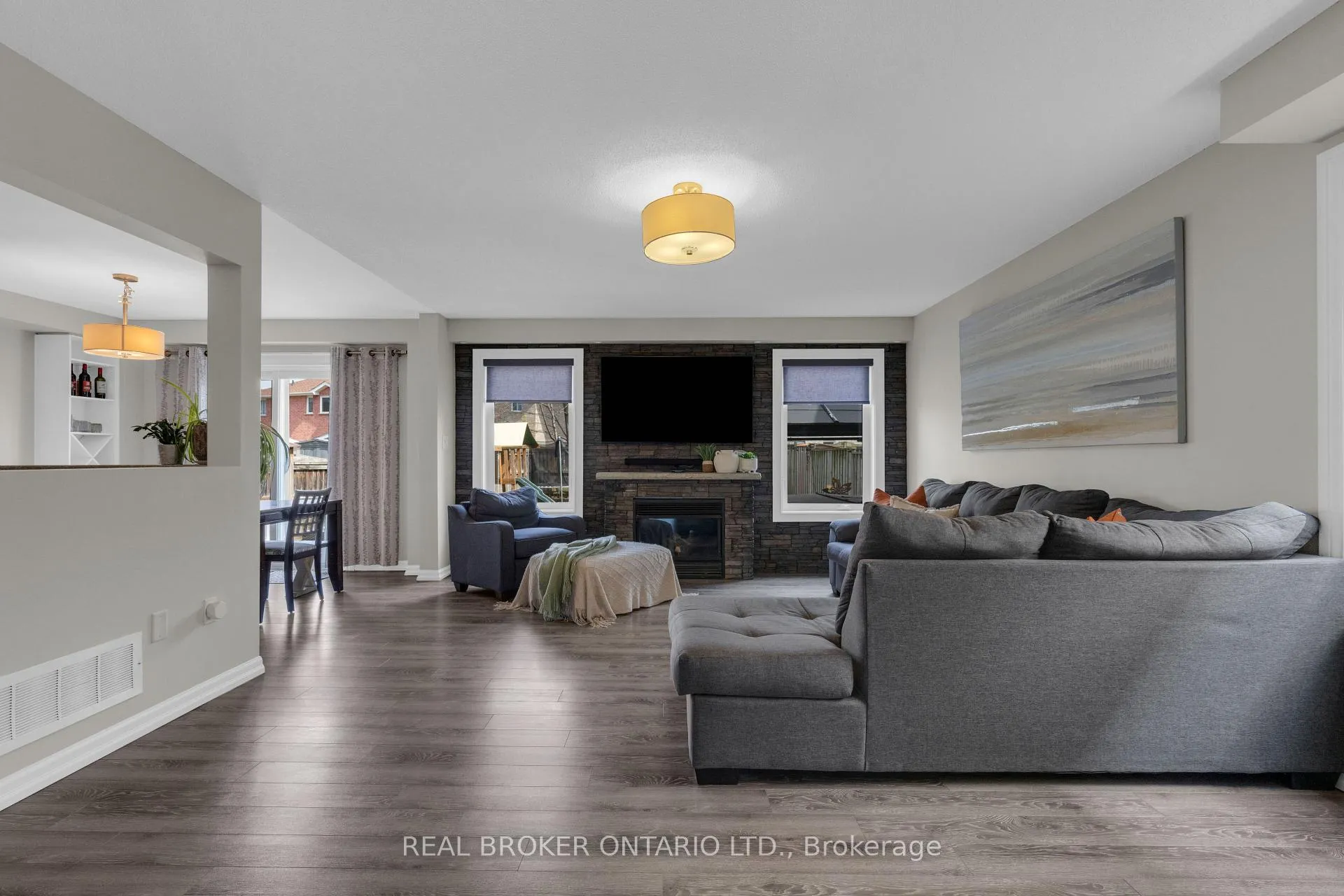 Photo 5 of 67 Birchwood Drive, Barrie, East Bayfield — HOMEH