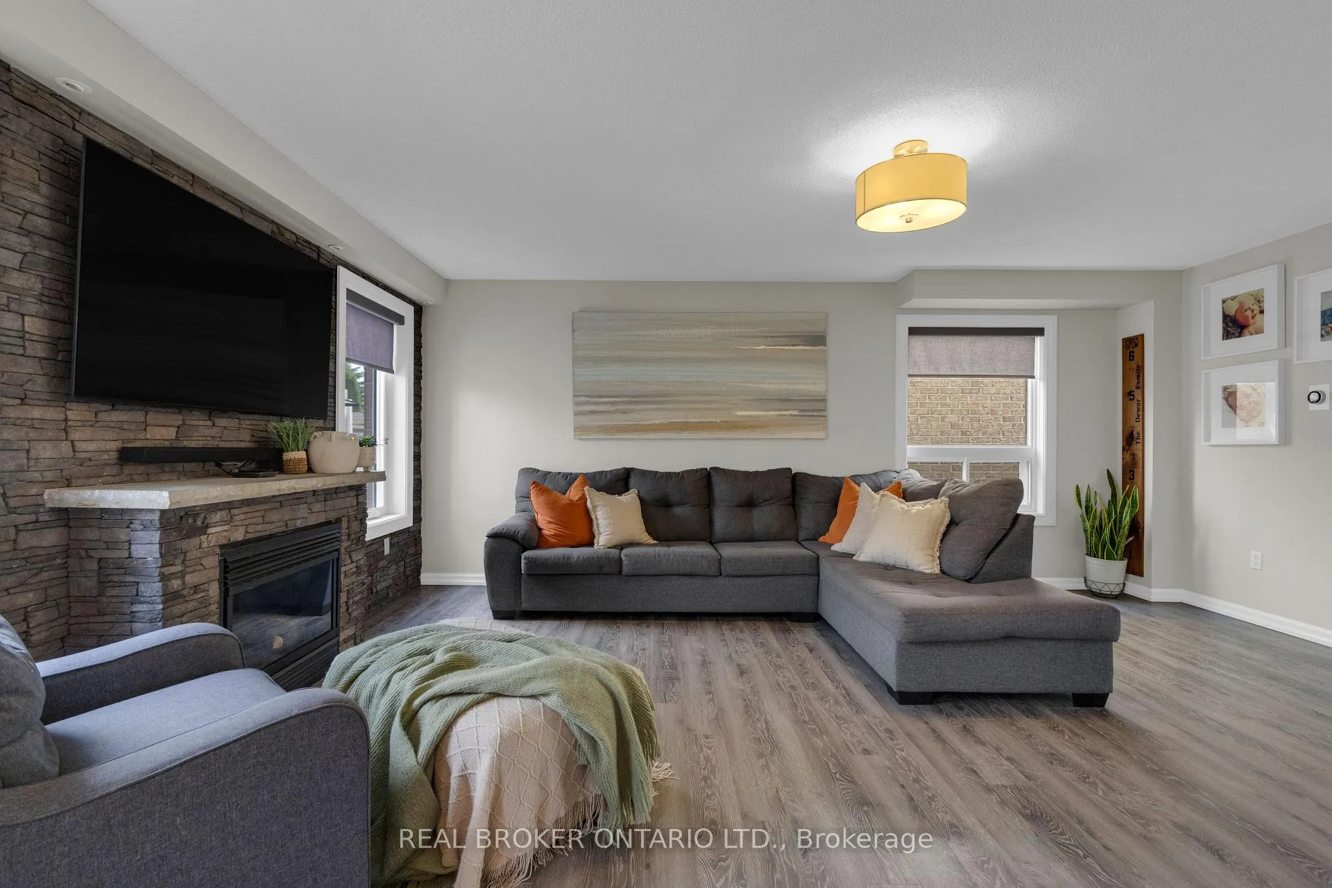 Photo 6 of 67 Birchwood Drive, Barrie, East Bayfield — HOMEH