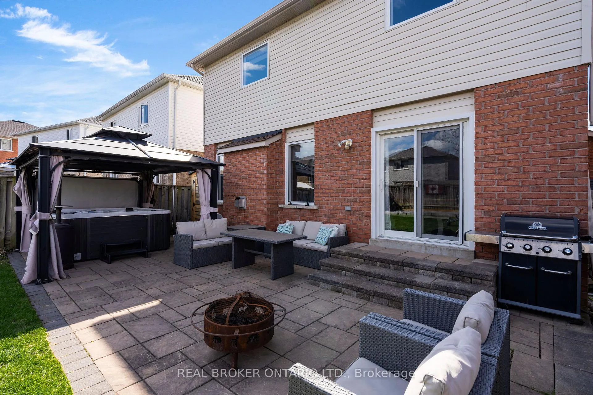 Photo 10 of 67 Birchwood Drive, Barrie, East Bayfield — HOMEH