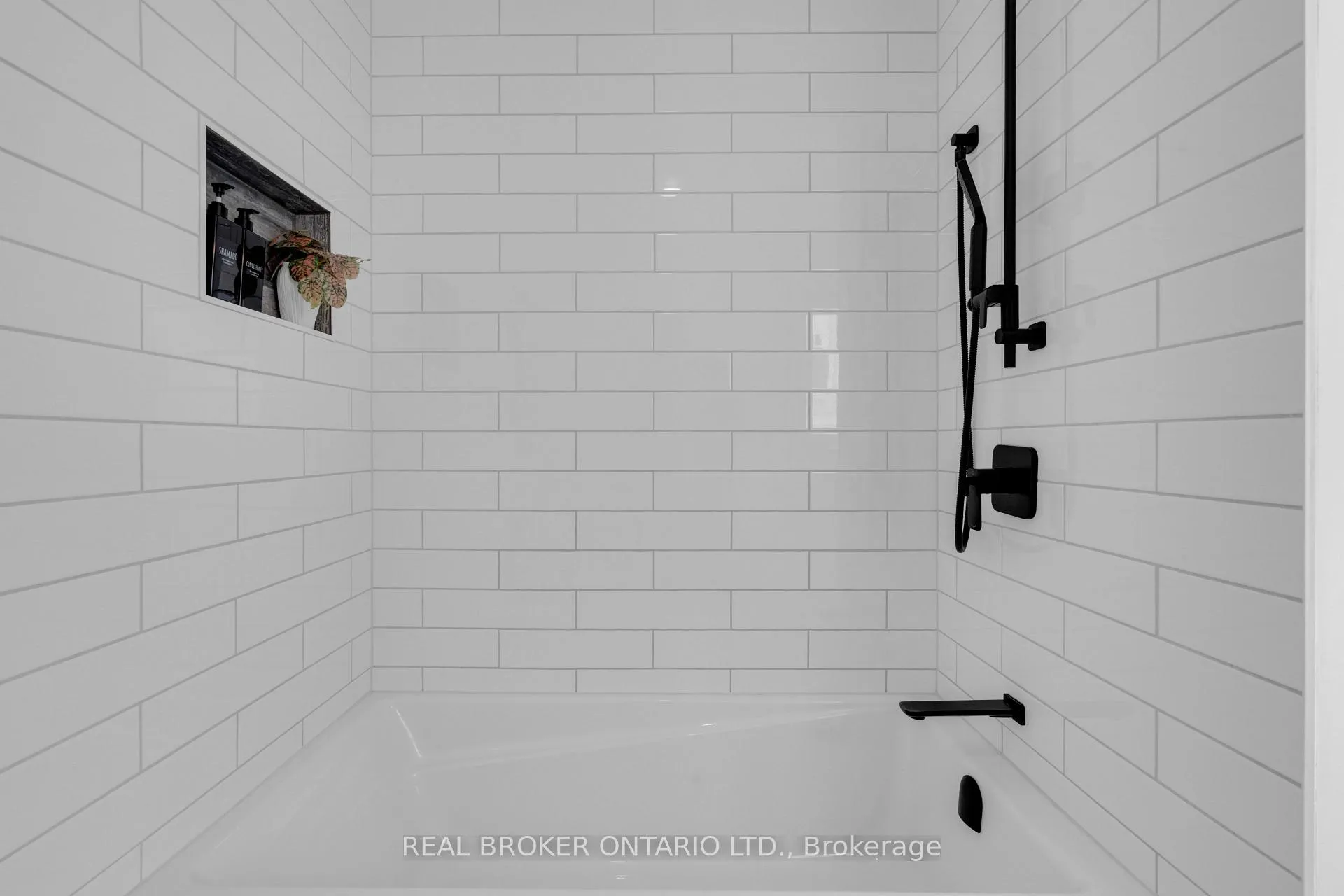 Photo 35 of 67 Birchwood Drive, Barrie, East Bayfield — HOMEH