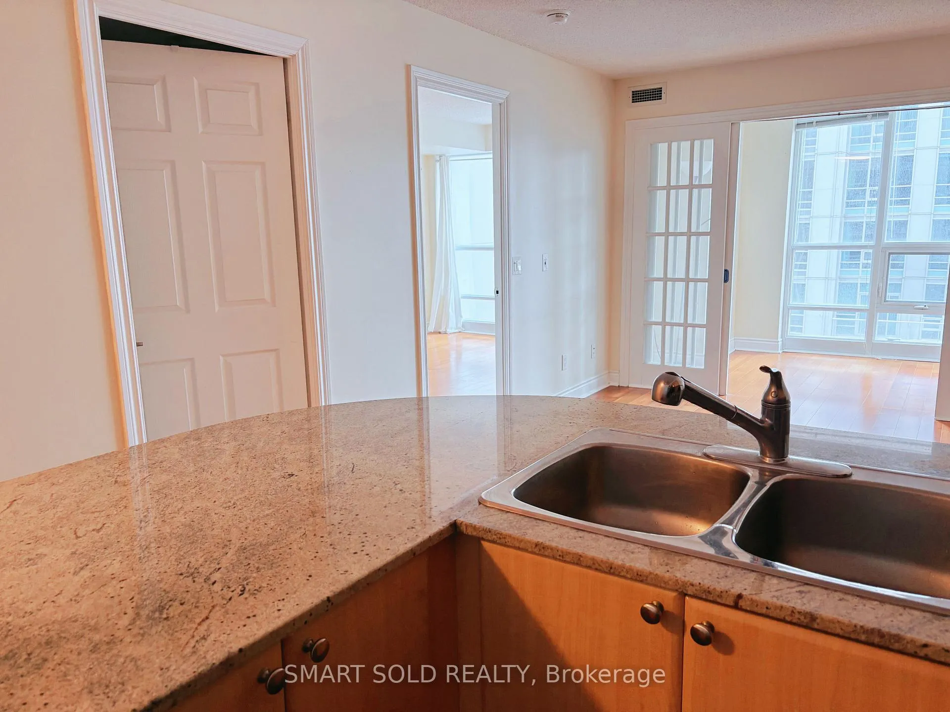 Photo 3 of Unit 3306, 763 Bay Street, Toronto, Bay Street Corridor — HOMEH