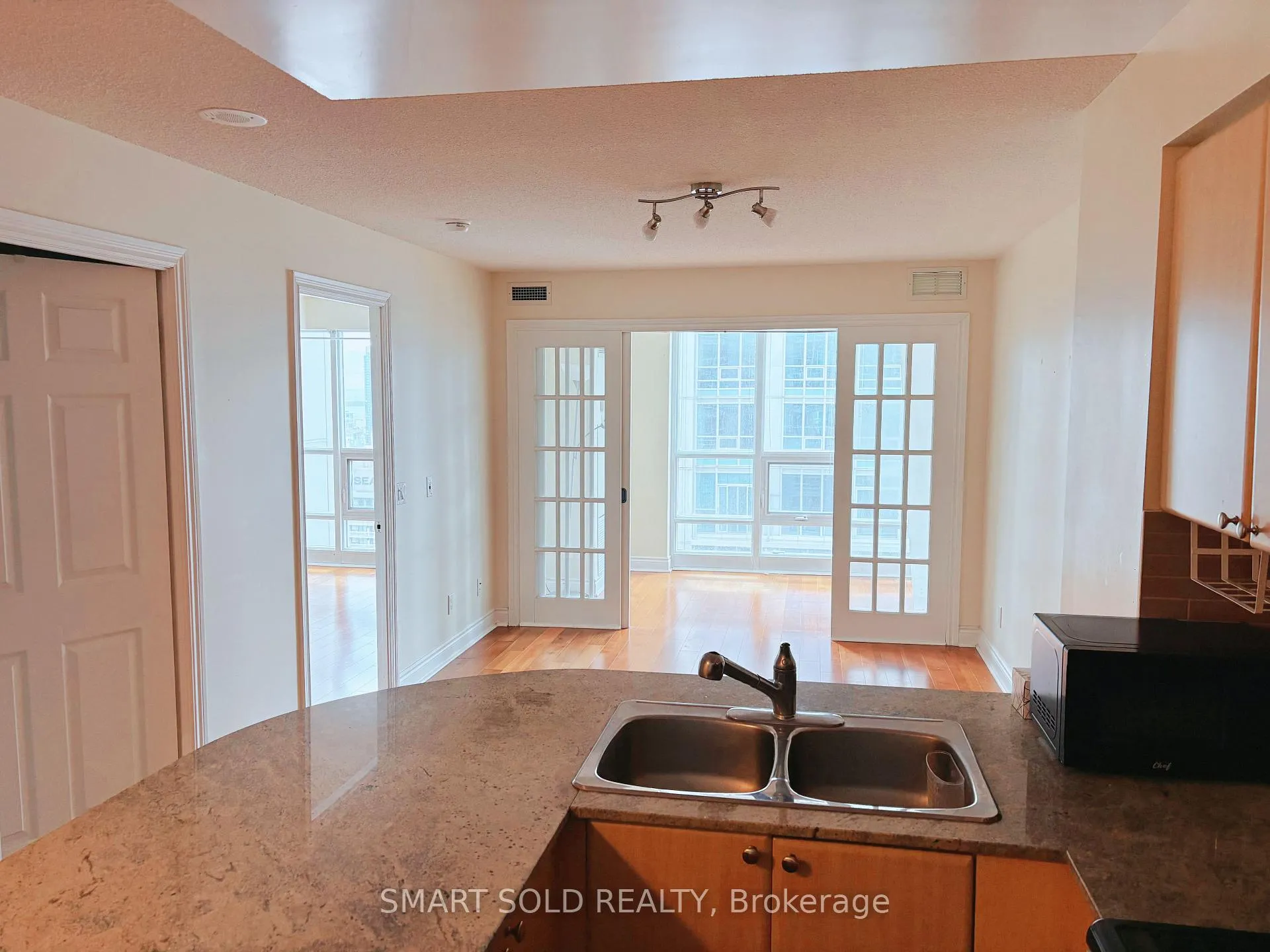 Photo 5 of Unit 3306, 763 Bay Street, Toronto, Bay Street Corridor — HOMEH