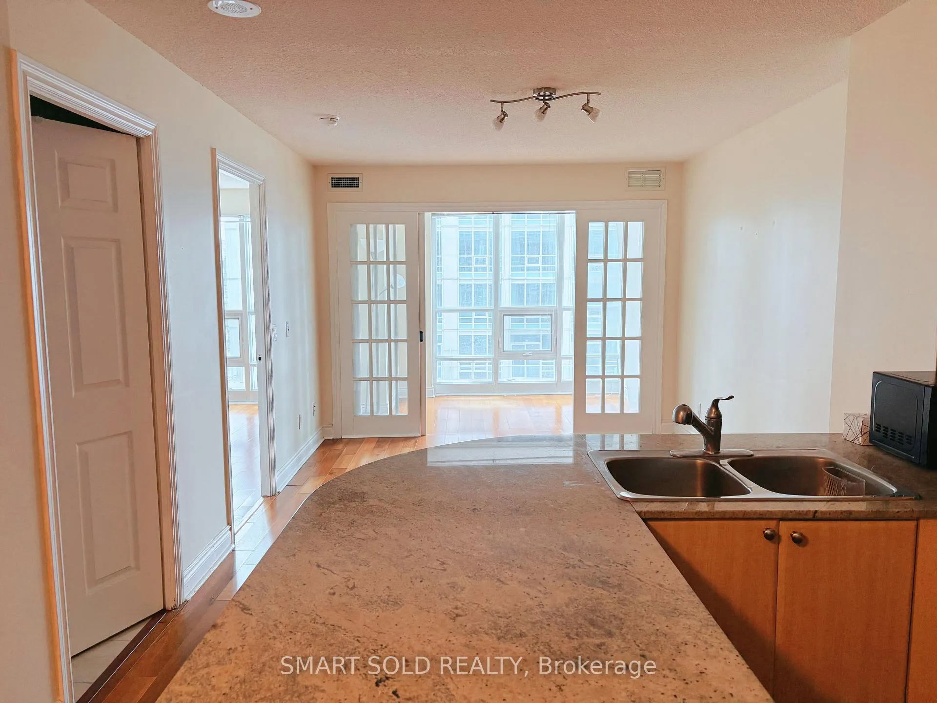 Photo 6 of Unit 3306, 763 Bay Street, Toronto, Bay Street Corridor — HOMEH