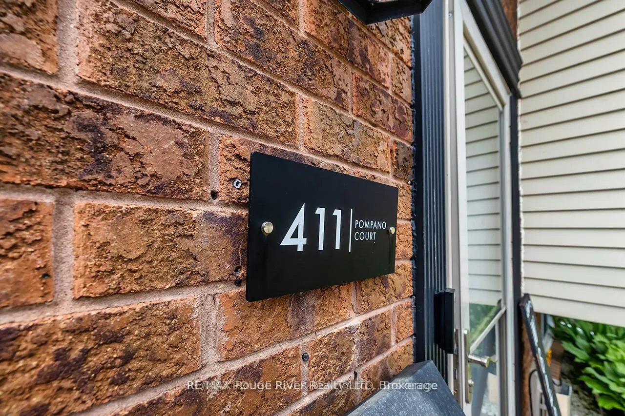 Photo 3 of 411 Pompano Court, Oshawa, Samac — HOMEH