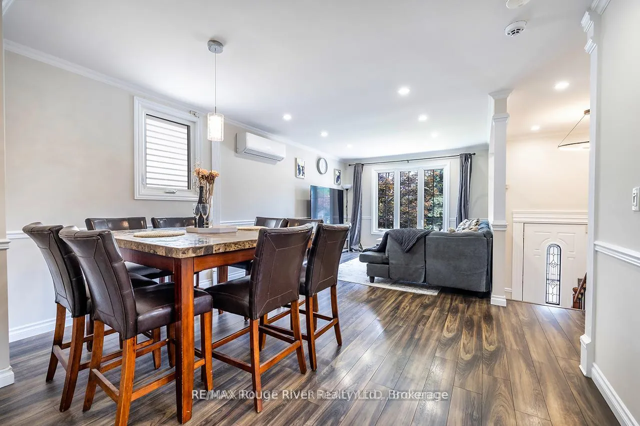 Photo 10 of 411 Pompano Court, Oshawa, Samac — HOMEH