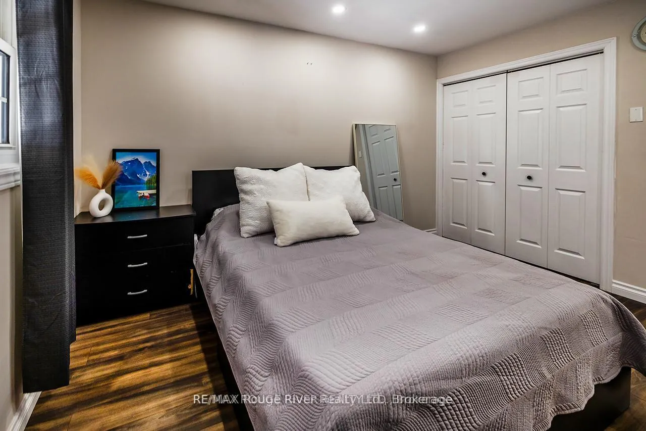 Photo 19 of 411 Pompano Court, Oshawa, Samac — HOMEH