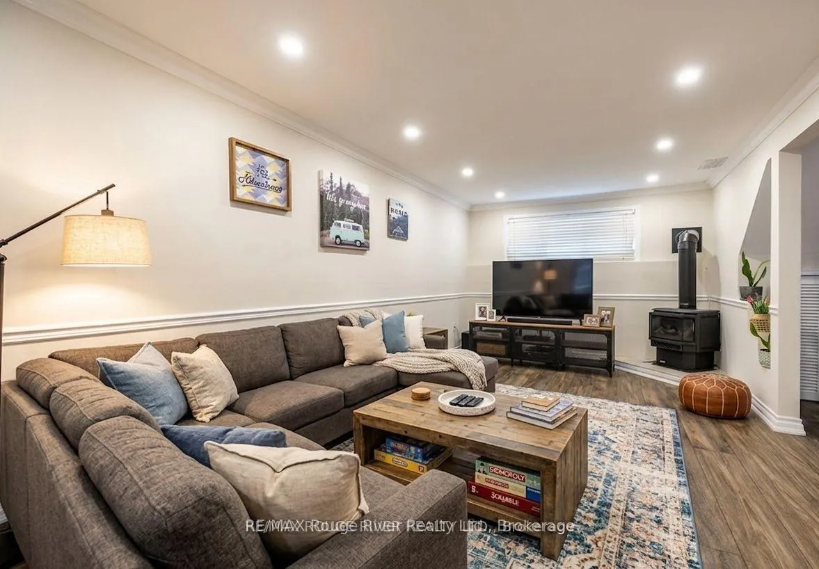 Photo 22 of 411 Pompano Court, Oshawa, Samac — HOMEH
