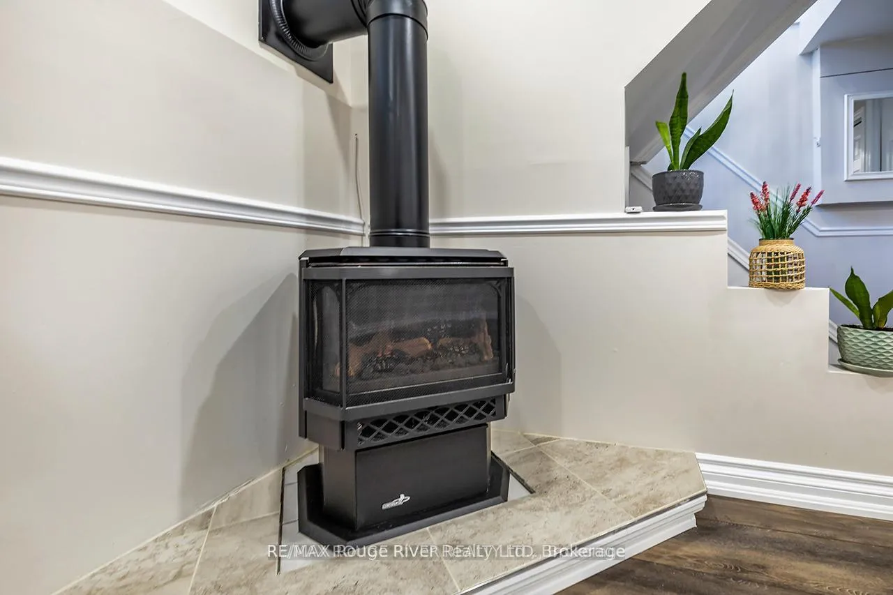 Photo 24 of 411 Pompano Court, Oshawa, Samac — HOMEH