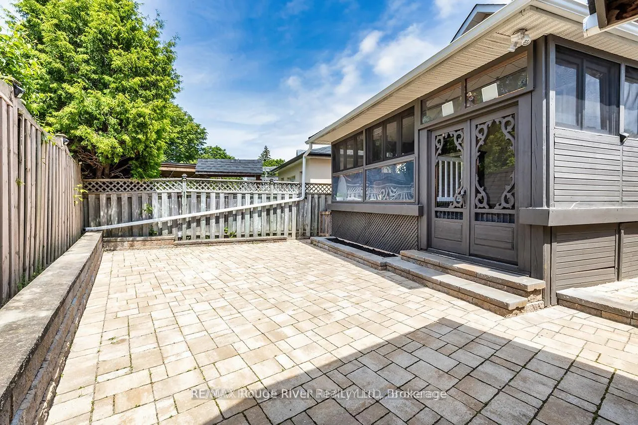 Photo 35 of 411 Pompano Court, Oshawa, Samac — HOMEH