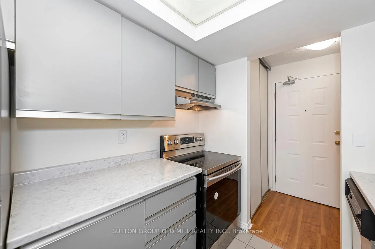 Photo 5 of Unit 821, 222 The Esplanade, Toronto, Waterfront Communities — HOMEH