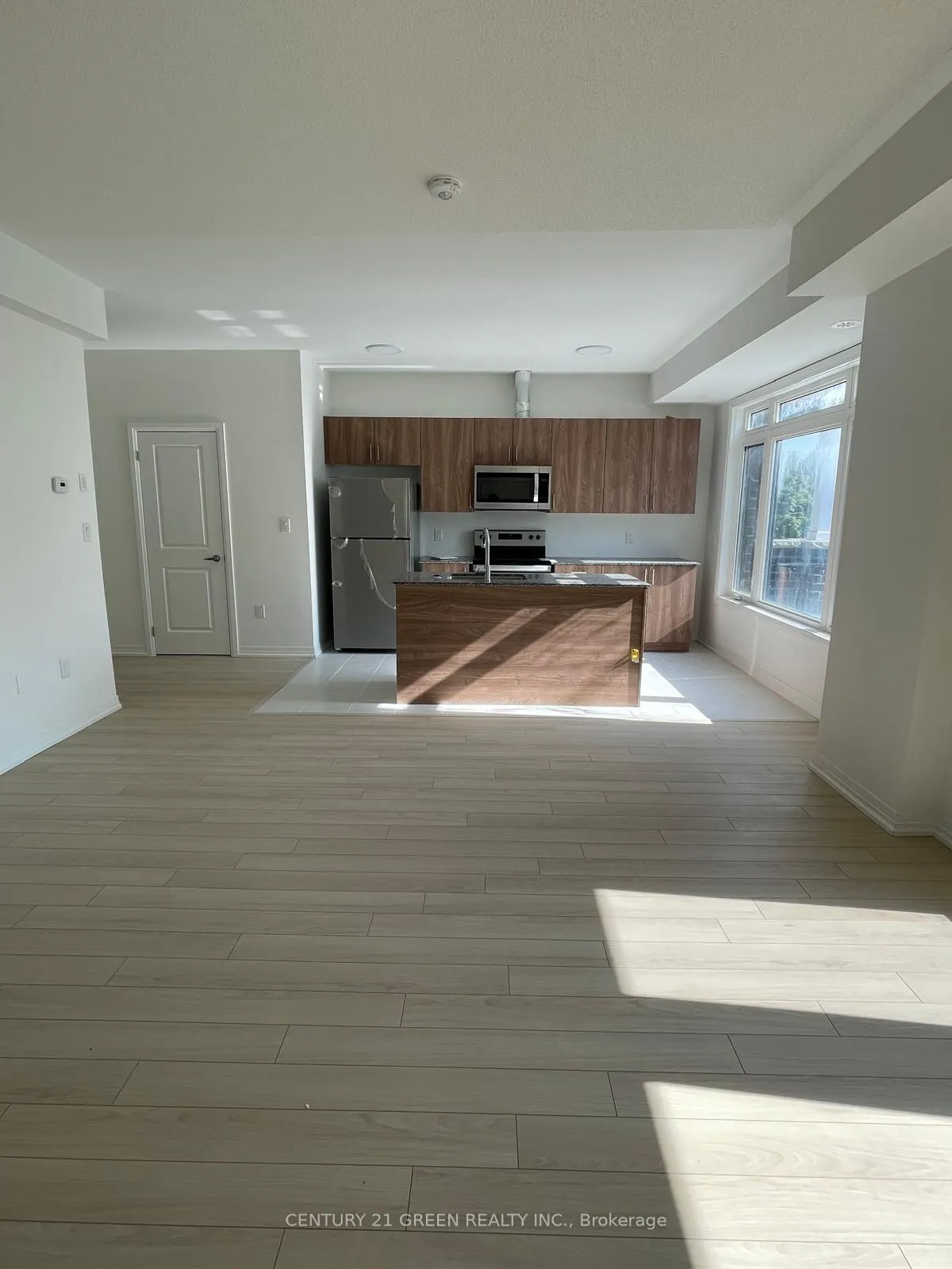 Photo 3 of 6 Sidney Rose Common, St. Catharines, Glendale/Glenridge — HOMEH