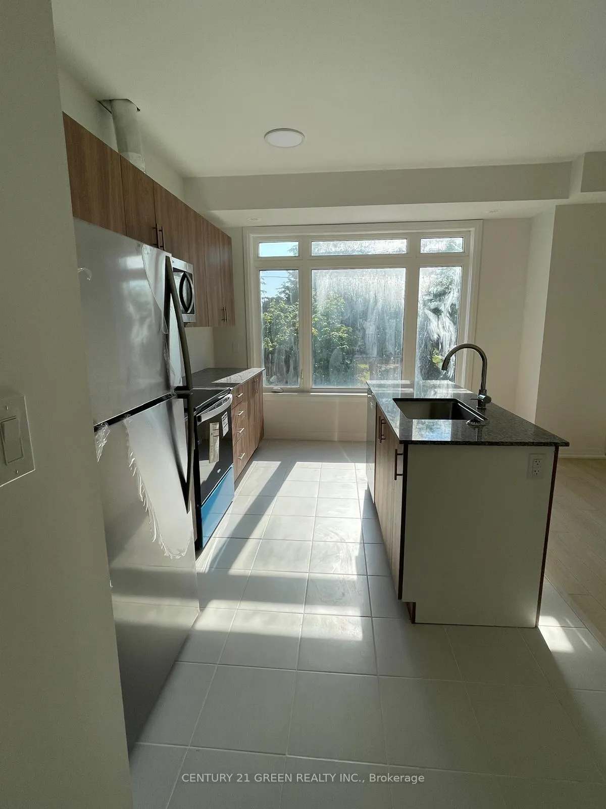 Photo 5 of 6 Sidney Rose Common, St. Catharines, Glendale/Glenridge — HOMEH