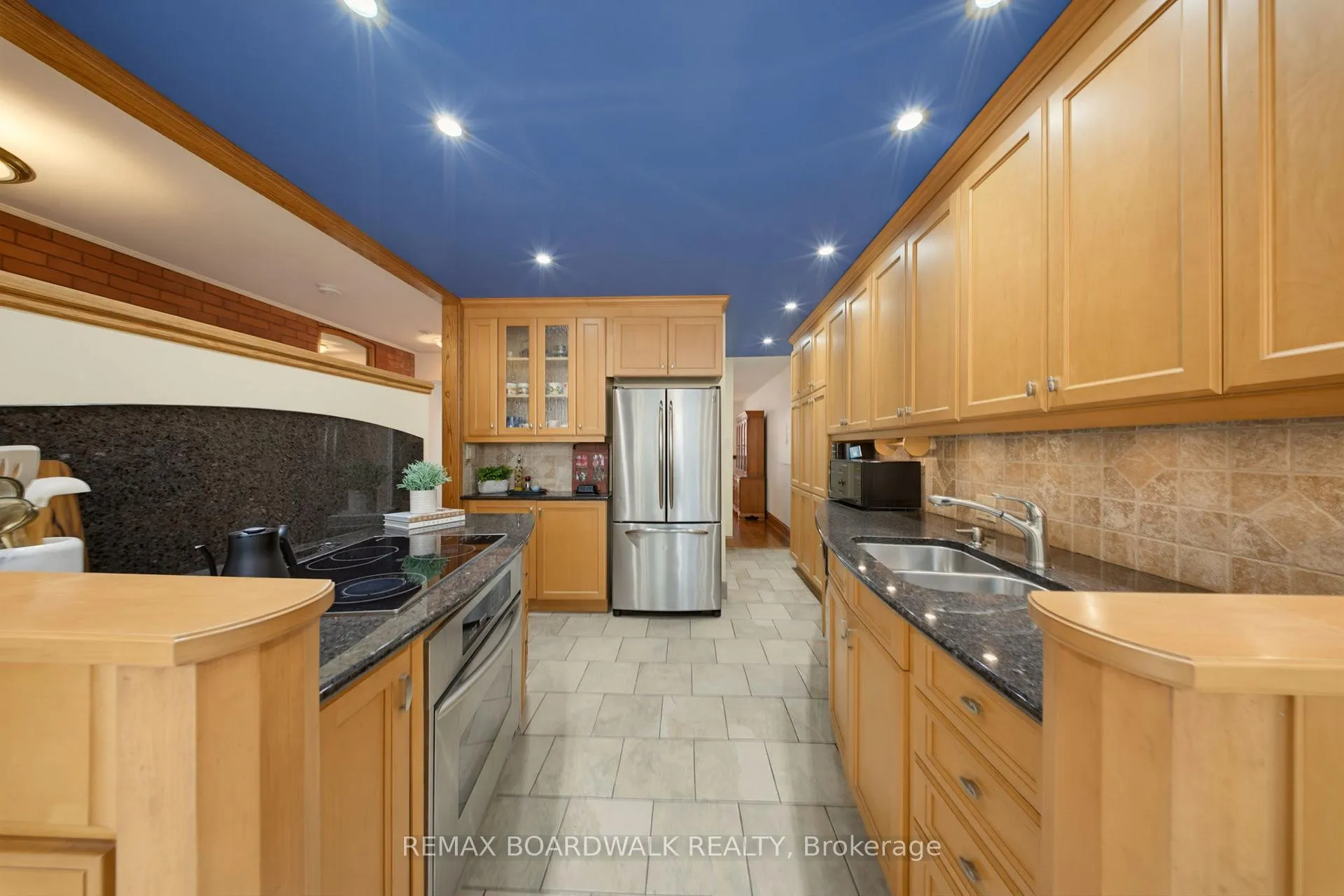 Photo 8 of Unit B, 595 Besserer Street, Ottawa, Sandy Hill — HOMEH