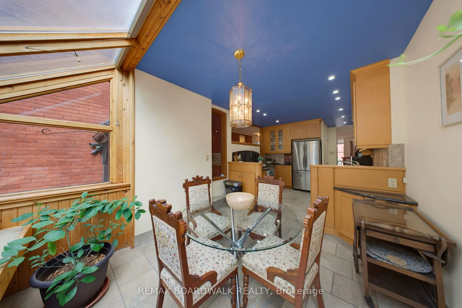 Photo 9 of Unit B, 595 Besserer Street, Ottawa, Sandy Hill — HOMEH