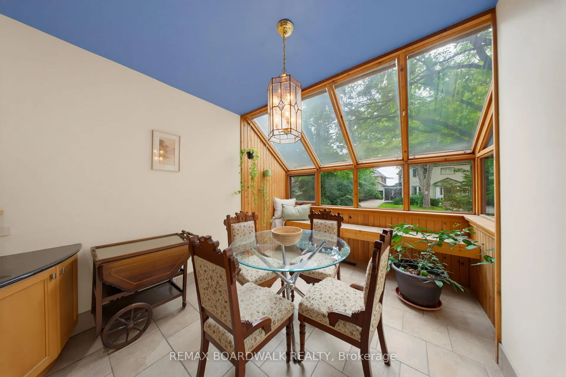 Photo 10 of Unit B, 595 Besserer Street, Ottawa, Sandy Hill — HOMEH