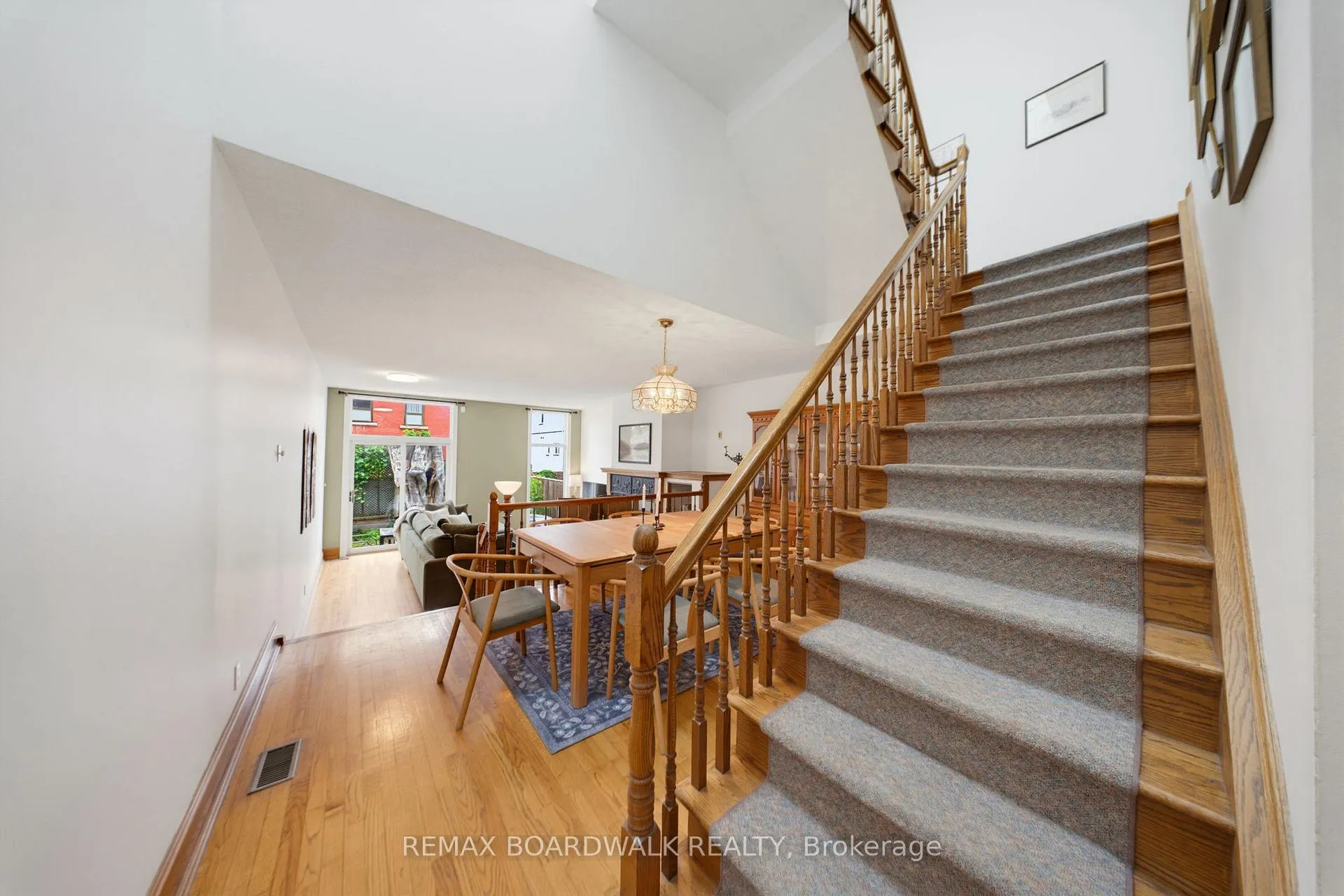 Photo 24 of Unit B, 595 Besserer Street, Ottawa, Sandy Hill — HOMEH