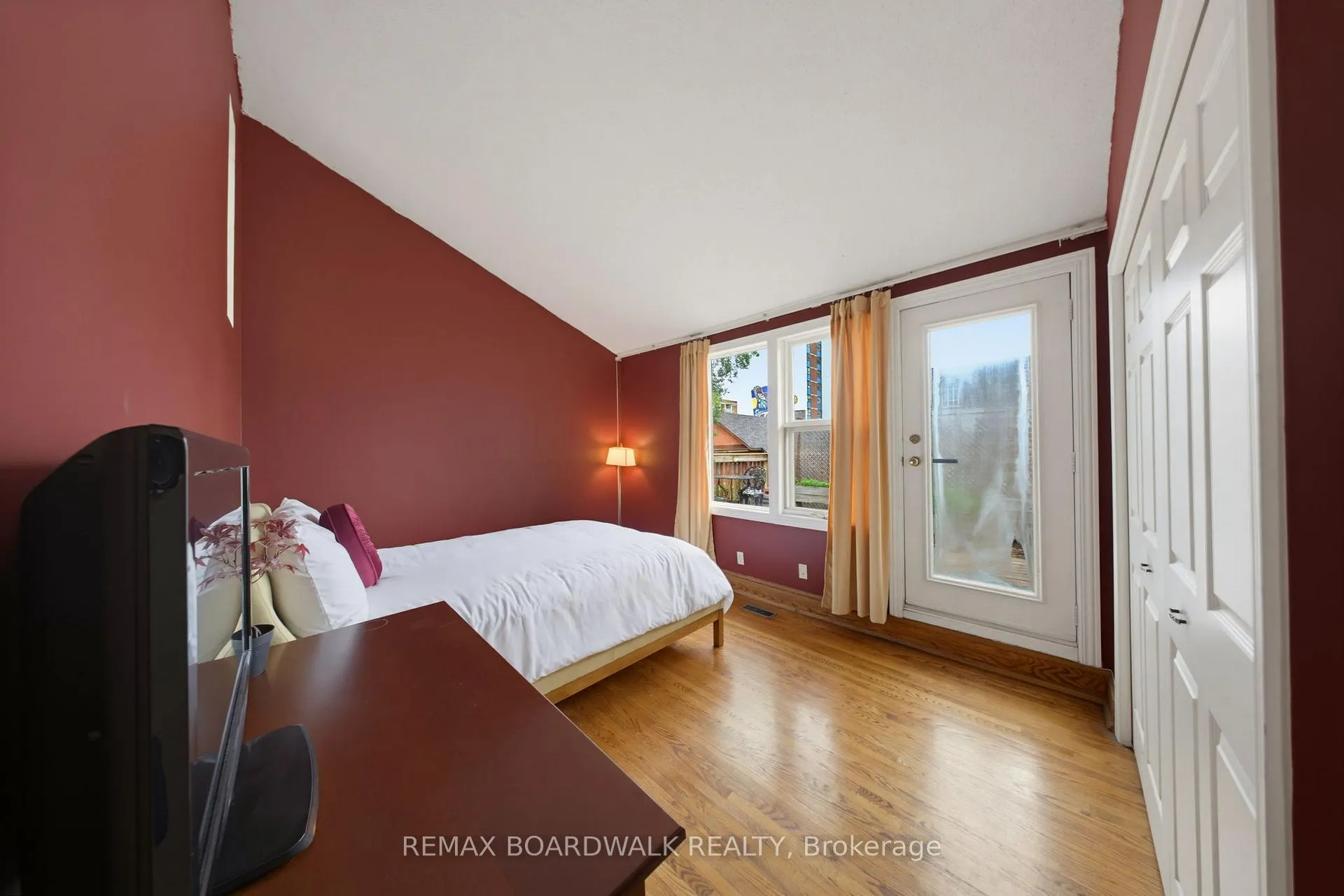 Photo 26 of Unit B, 595 Besserer Street, Ottawa, Sandy Hill — HOMEH