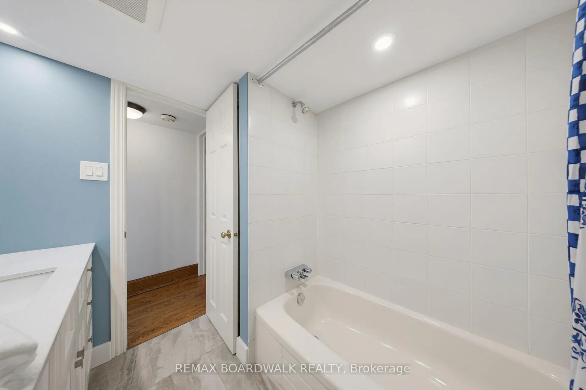 Photo 35 of Unit B, 595 Besserer Street, Ottawa, Sandy Hill — HOMEH