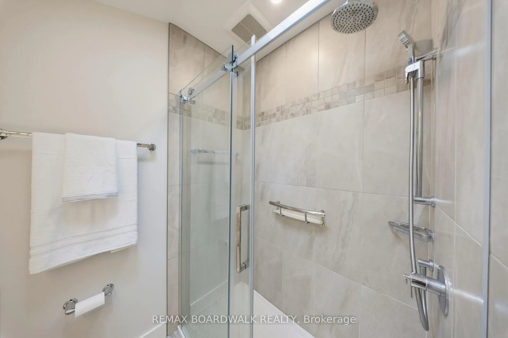 Photo 41 of Unit B, 595 Besserer Street, Ottawa, Sandy Hill — HOMEH