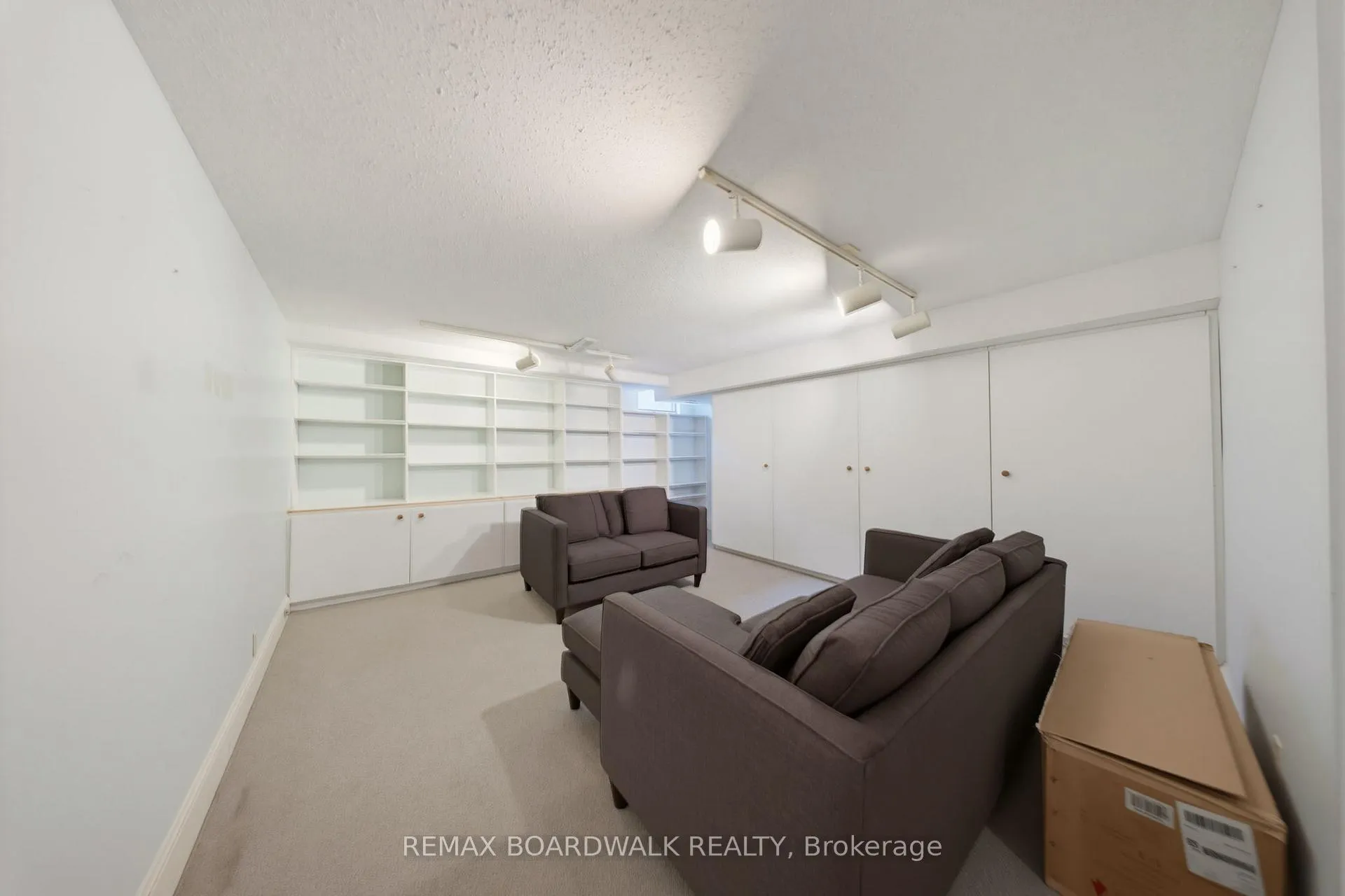 Photo 42 of Unit B, 595 Besserer Street, Ottawa, Sandy Hill — HOMEH