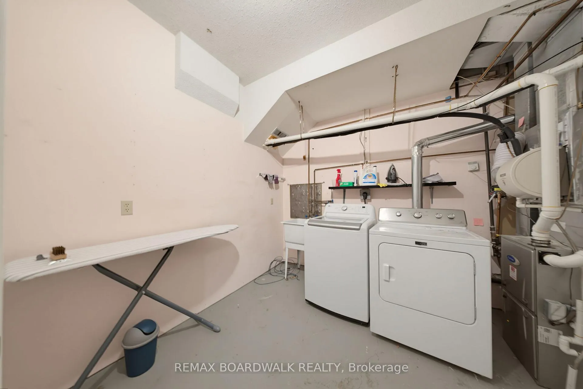 Photo 43 of Unit B, 595 Besserer Street, Ottawa, Sandy Hill — HOMEH