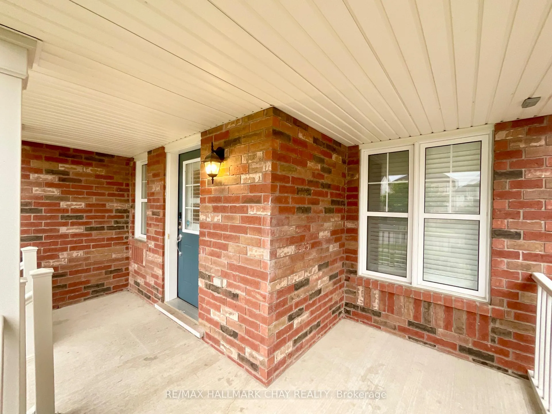 Photo 2 of 17 Ferris Lane, New Tecumseth, Alliston — HOMEH