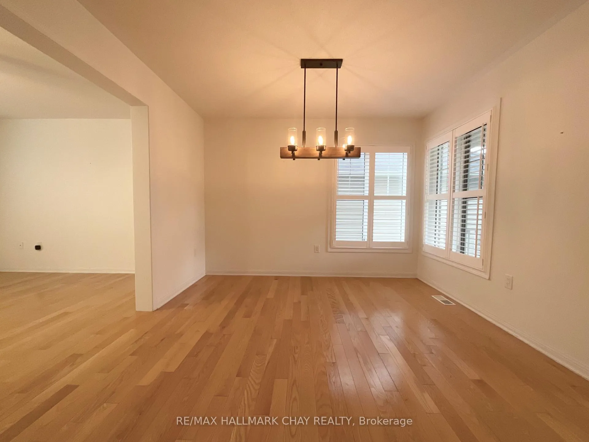 Photo 3 of 17 Ferris Lane, New Tecumseth, Alliston — HOMEH