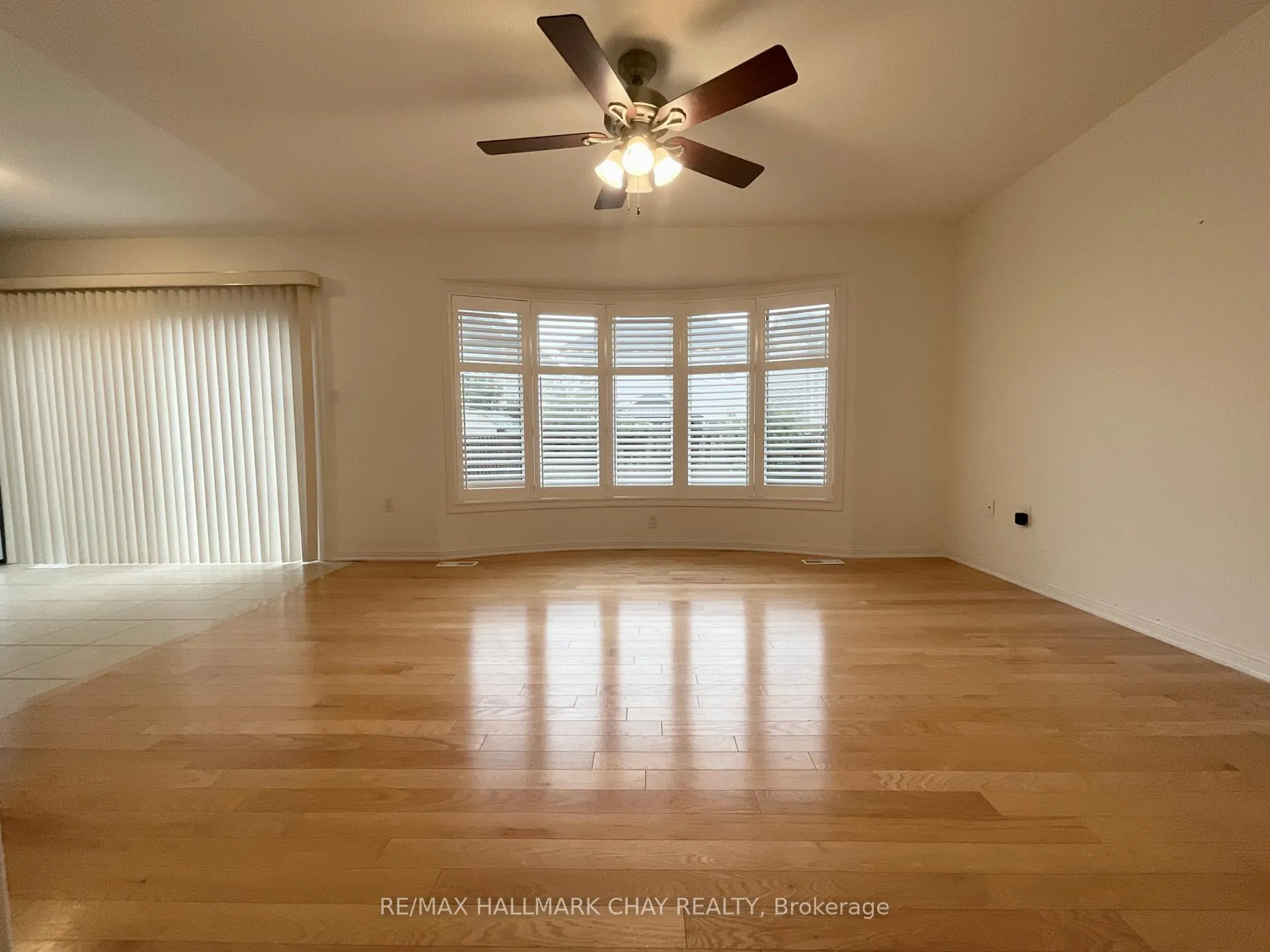 Photo 4 of 17 Ferris Lane, New Tecumseth, Alliston — HOMEH