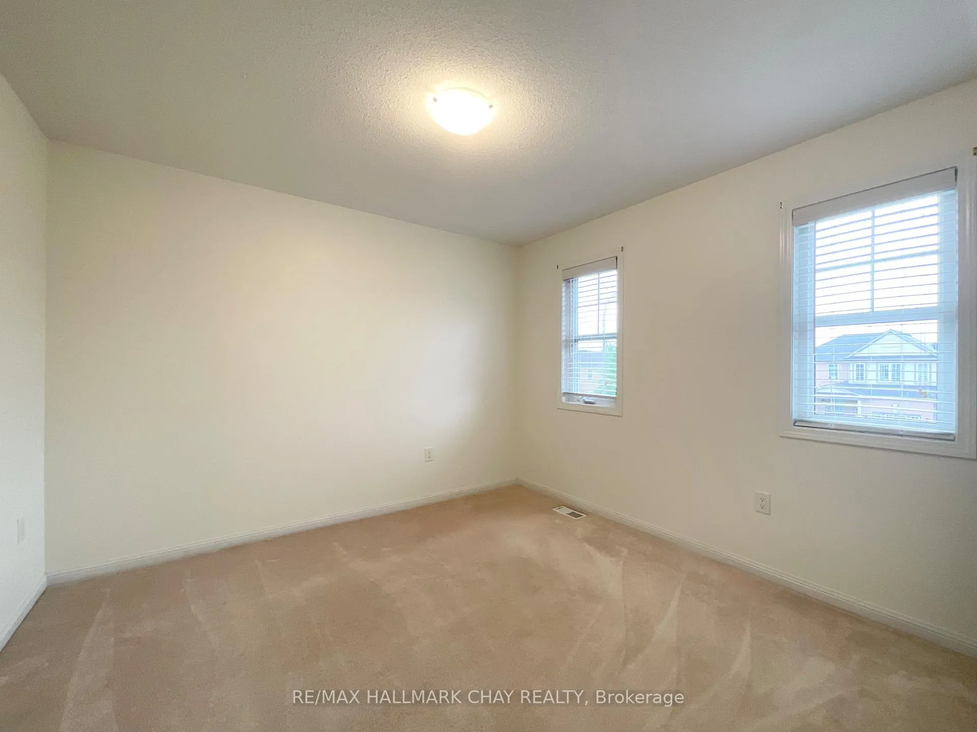 Photo 13 of 17 Ferris Lane, New Tecumseth, Alliston — HOMEH