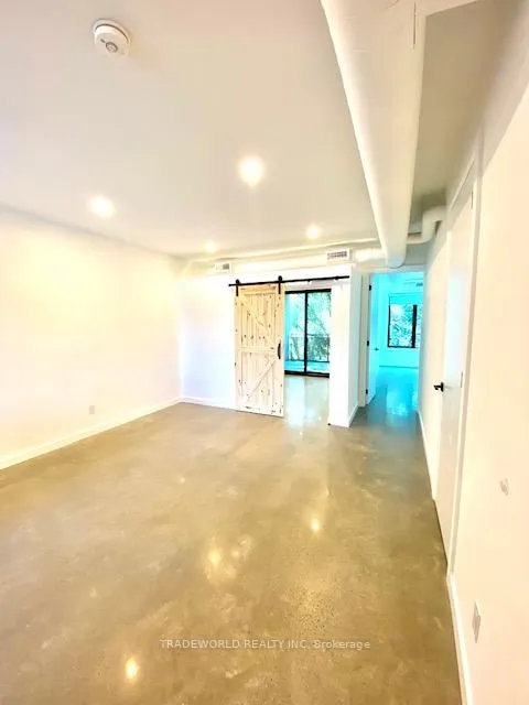 Photo 3 of Unit 5, 862 Pape Avenue, Toronto, Broadview North — HOMEH